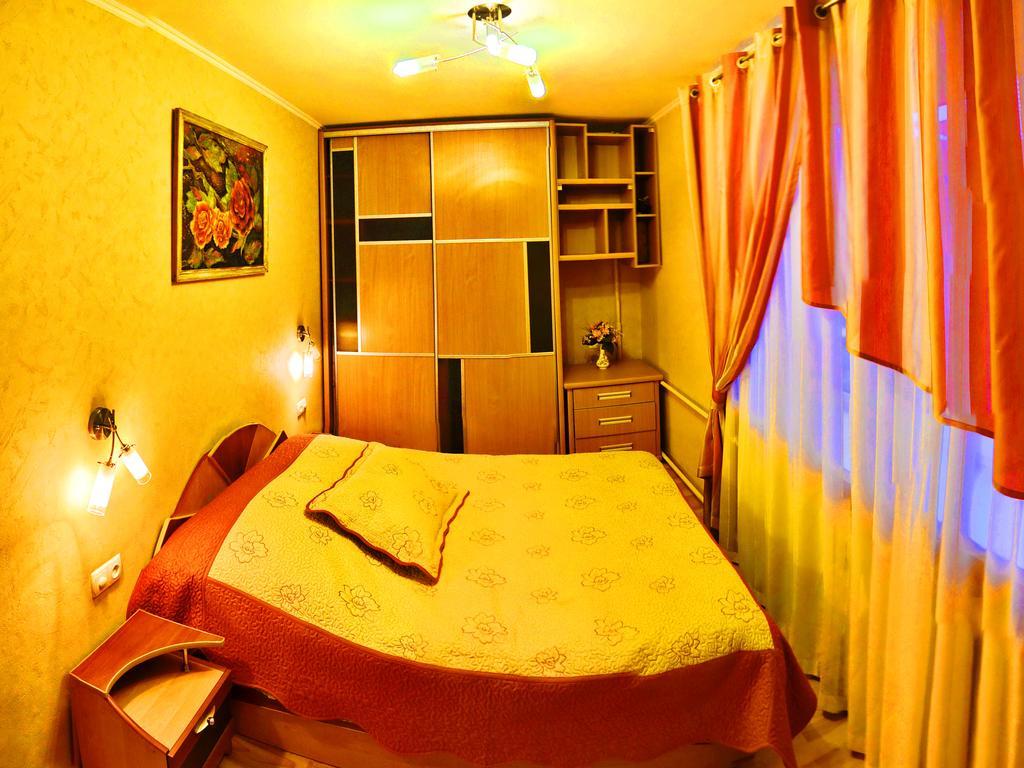 Roses Apartment In The City Center Çernigiv Dış mekan fotoğraf